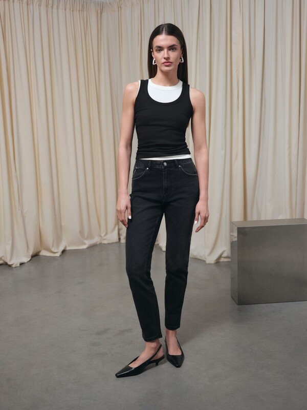 Актуальная коллекция CONTE CON-790 Чёрные джинсы slim с эффектом потёртостей из eco-friendly денима