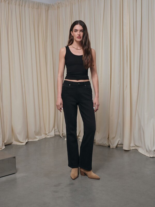 Актуальная коллекция CONTE CON-809 Черные джинсы-клёш с высокой линией талии