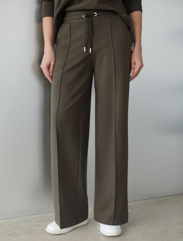 Прямые трикотажные брюки на резинке из футера двухнитки эластичные