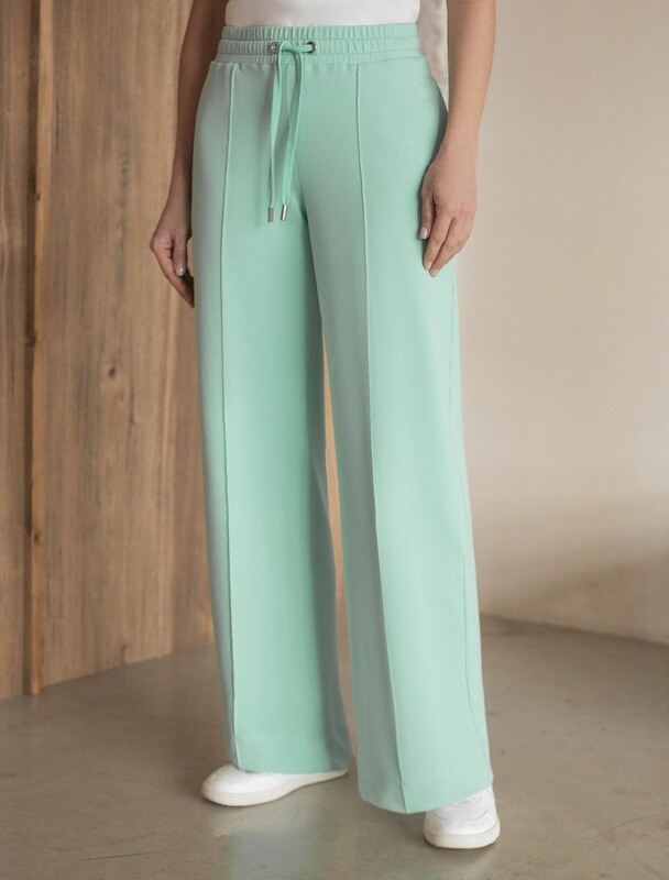 Прямые трикотажные брюки на резинке из футера двухнитки эластичные