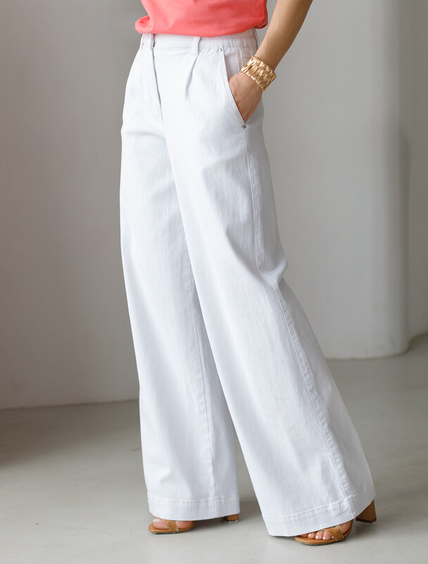 Джинсы из эластичного денима с резинкой на поясе