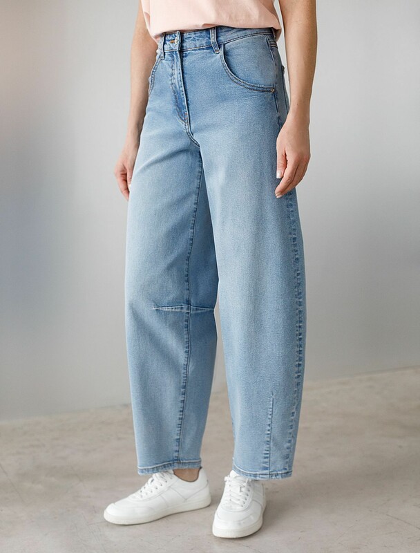 Джинсы barrel с декоративной стиркой из эластичного денима