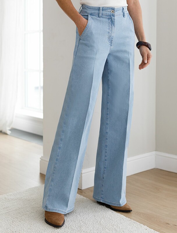 Прямые джинсы трубы со стрелками из эластичного денима