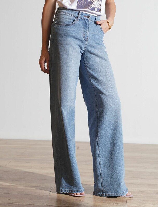 Джинсы трубы из эластичного денима