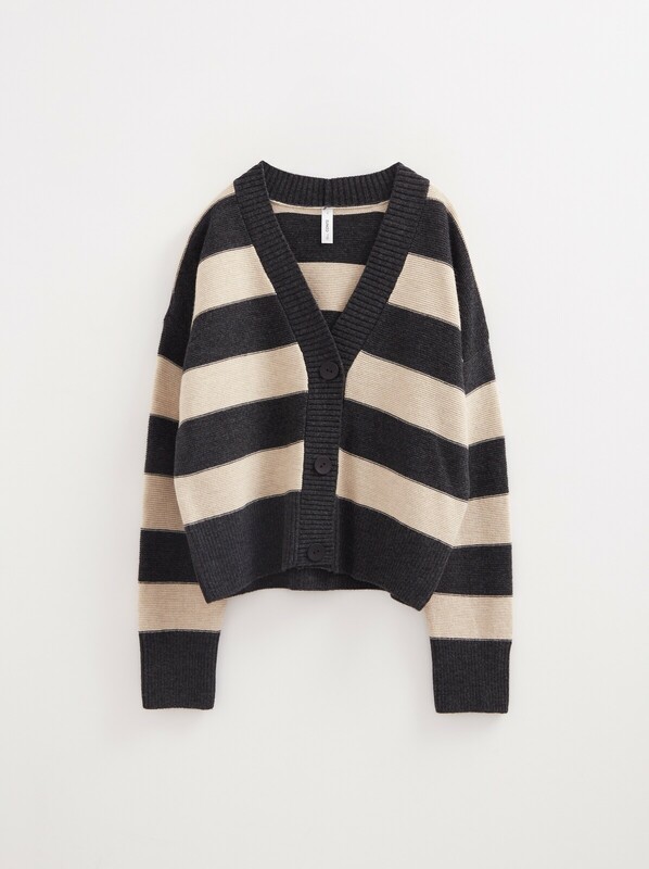 Вязаные джемперы CONTE Жакет объемного силуэта из пряжи с шерстью LDK 23106