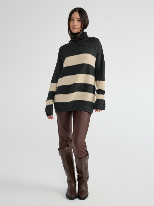 Вязаные джемперы CONTE Джемпер объемного силуэта с отложным воротом-стойкой LDK 23107