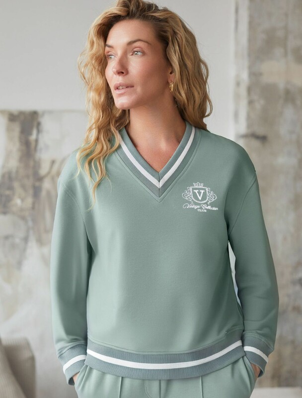 Свитшот среднего объема с V вырезом и принтом из футера двухнитки с эластаном