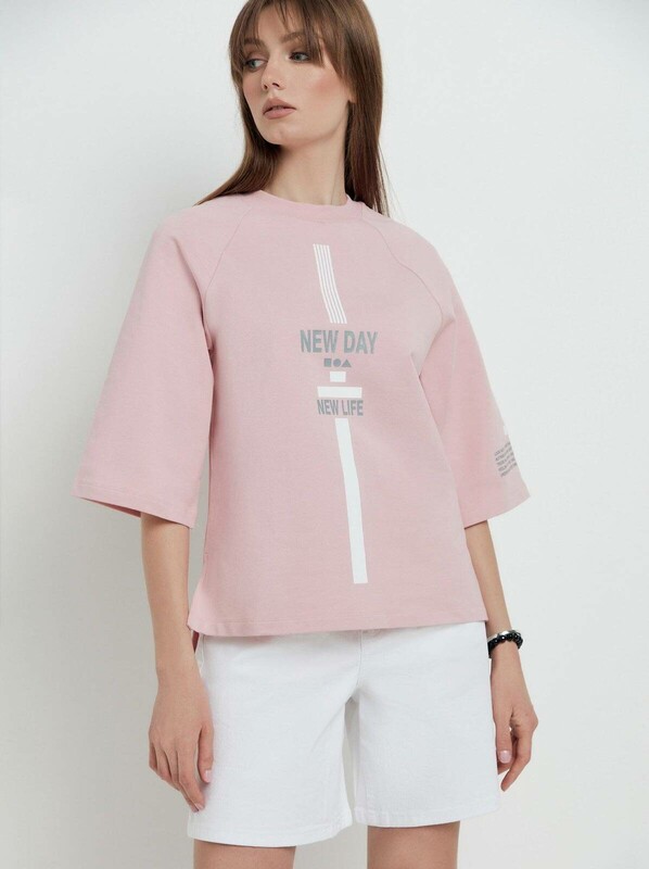 Джемпер женский CONTE Oversize-футболка из футера с удлиненной спинкой «New day» LD 1702