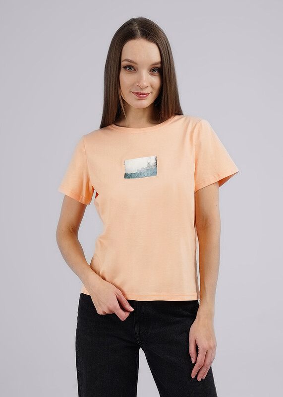 Футболка женская