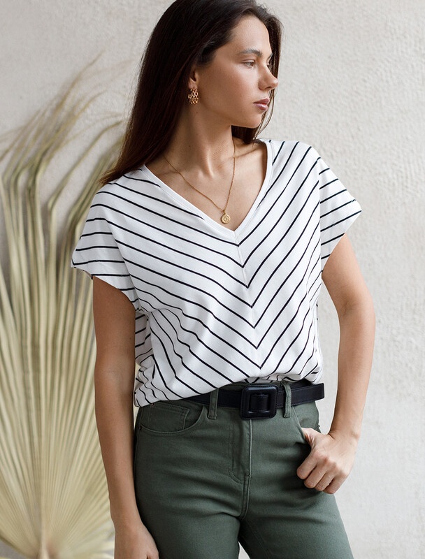 Футболка с цельнокроеным рукавом