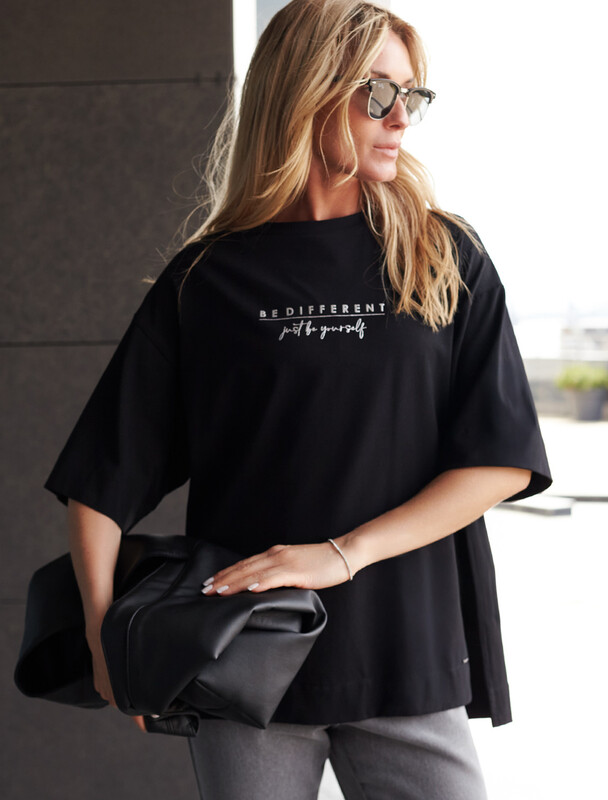 Футболка свободного кроя с авторским принтом