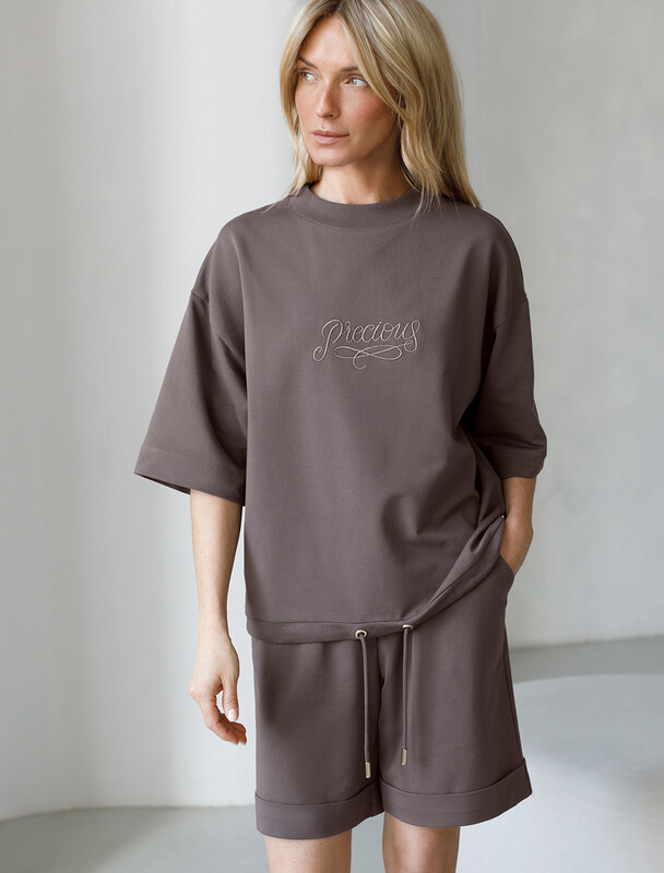 Футболка из эластичного футера с авторским принтом