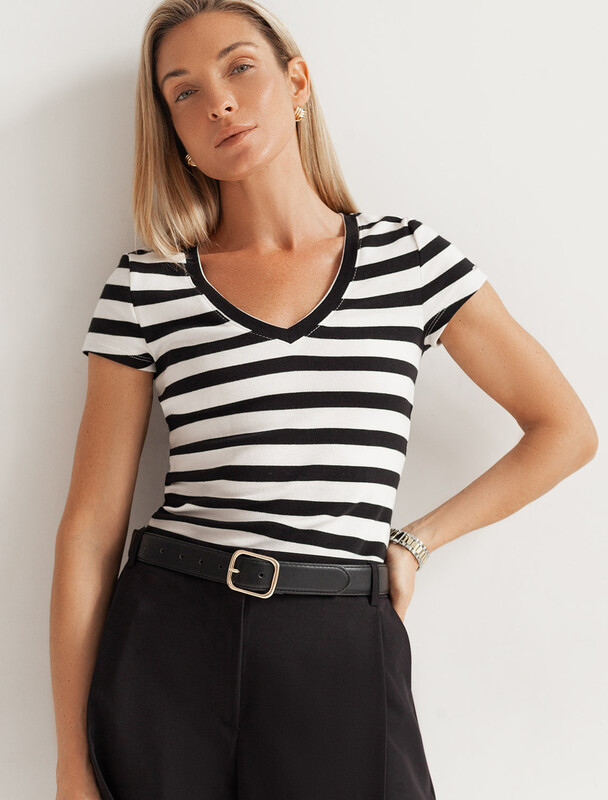 Футболка из плотного трикотажа с плетением риб 1*1