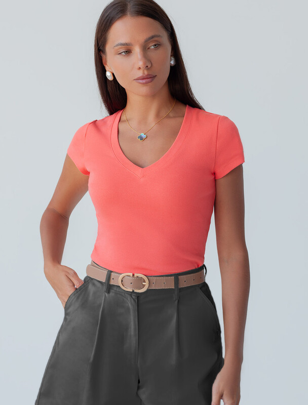 Футболка из плотного трикотажа с плетением риб 1*1