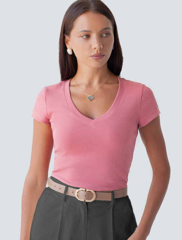 Футболка из плотного трикотажа с плетением риб 1*1