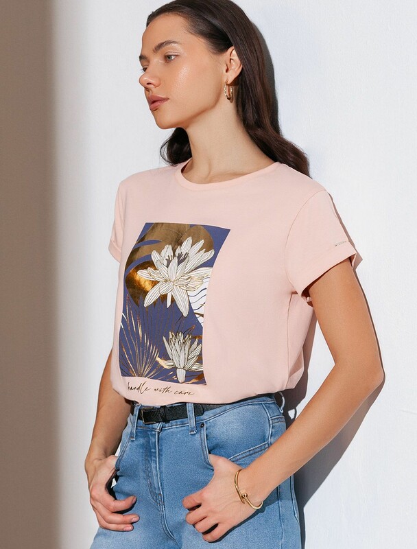 Свободная футболка с принтом из премиального хлопка с эластаном