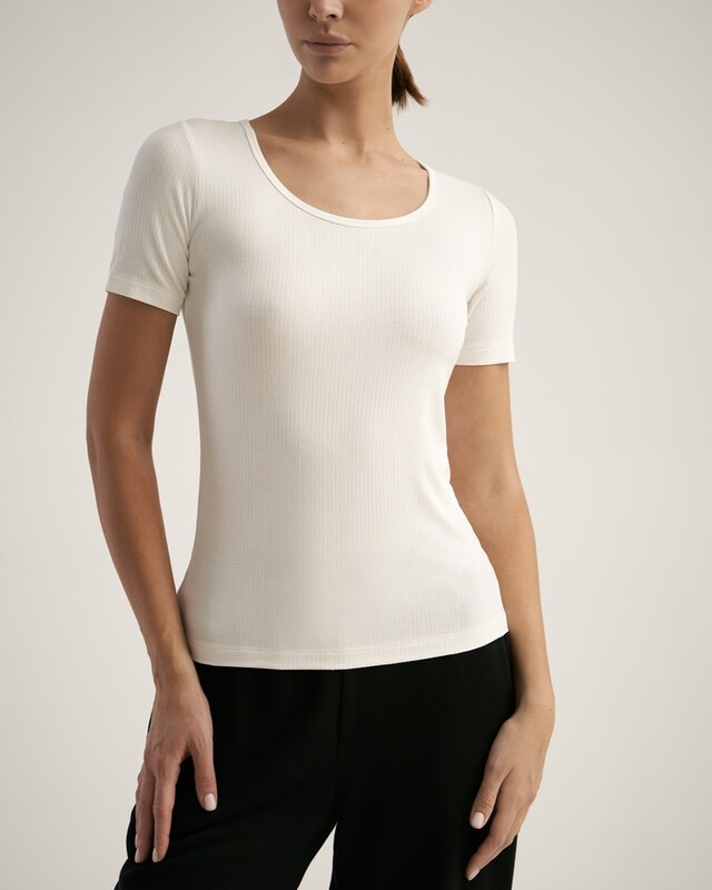 Футболка:жен. МОДЕЛЬ 47