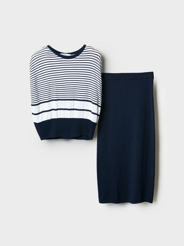 Комплект трикотажный для женщин: джемпер, юбка