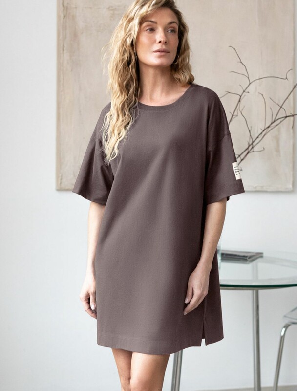 Свободное платье-футболка с разрезами и принтом из 100% хлопка