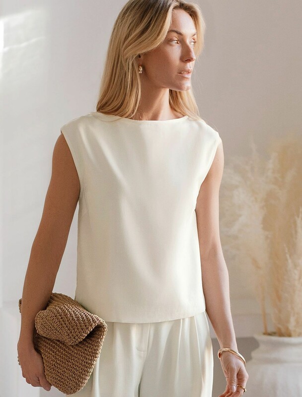 Топ c вырезом лодочка из плотного лиоцелла