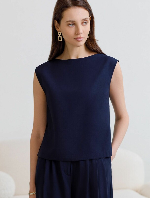 Топ c вырезом лодочка из плотного лиоцелла