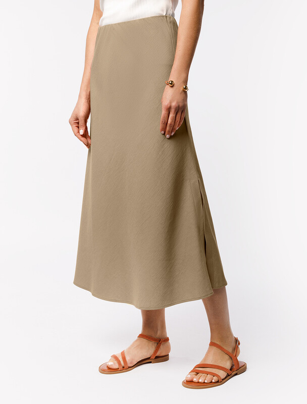 Юбка из плотного лиоцелла скроенная по косой