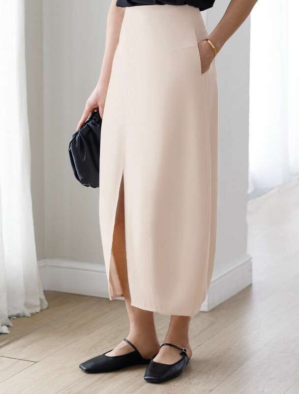 Юбка тюльпан с разрезом скроенная по косой из плотного лиоцелла