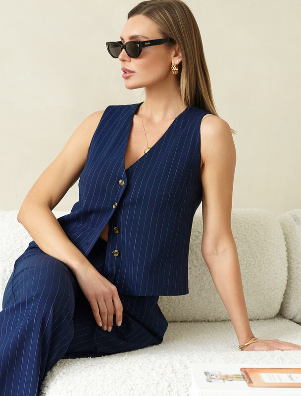 Жилет из костюмной ткани