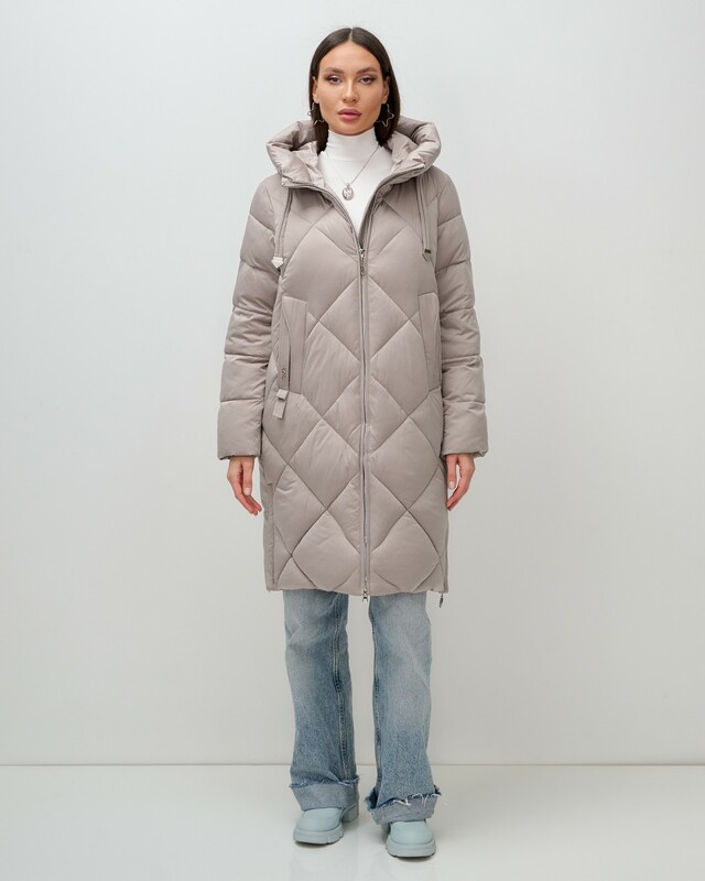 Пальто зимнее утепленное с капюшоном женское светло-коричневого цвета 7637SK
