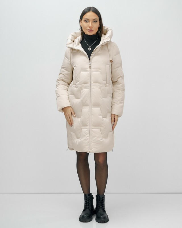 Пальто зимнее утепленное с капюшоном женское бежевого цвета 7638B