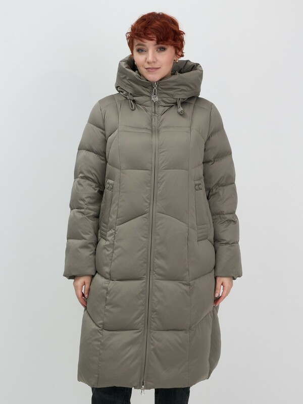 Пальто зимнее утепленное с капюшоном женское светло-коричневого цвета 7702SK