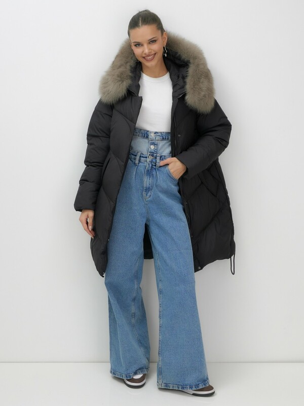 Пальто зимнее утепленное с мехом и капюшоном тренд черного цвета 7745Ch