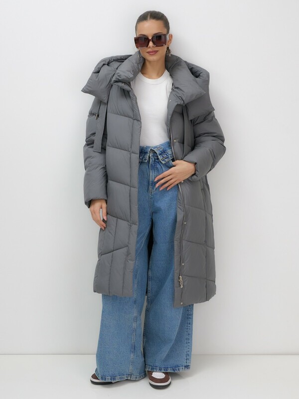 Пальто зимнее утепленное с капюшоном женское темно-серого цвета 7748TC