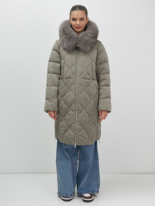 Пальто зимнее утепленное с мехом и капюшоном тренд коричневого цвета 7753K