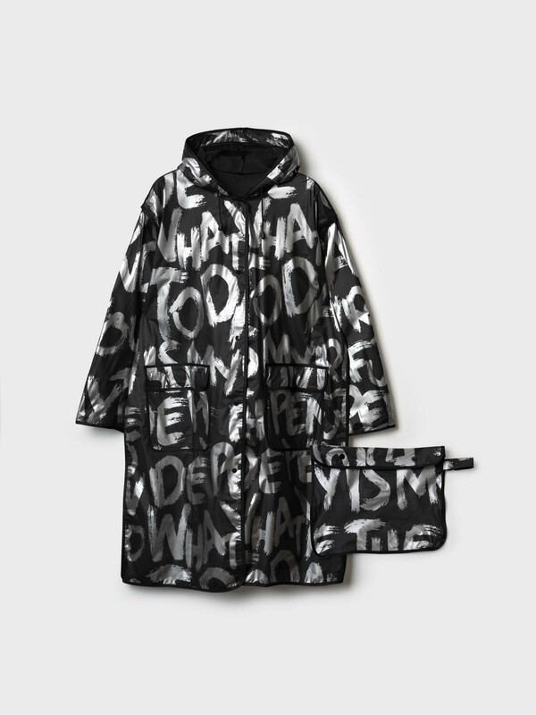 Плащ из полимерного материала для женщин (дождевик)