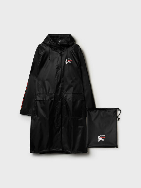 Плащ текстильный с полиуретановым покрытием для женщин (дождевик)